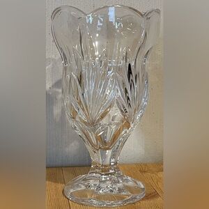 Royal Limited Tulip Vase 8” tall